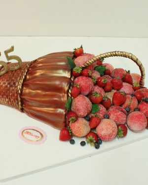 Праздничный тортЮбилейная корзина